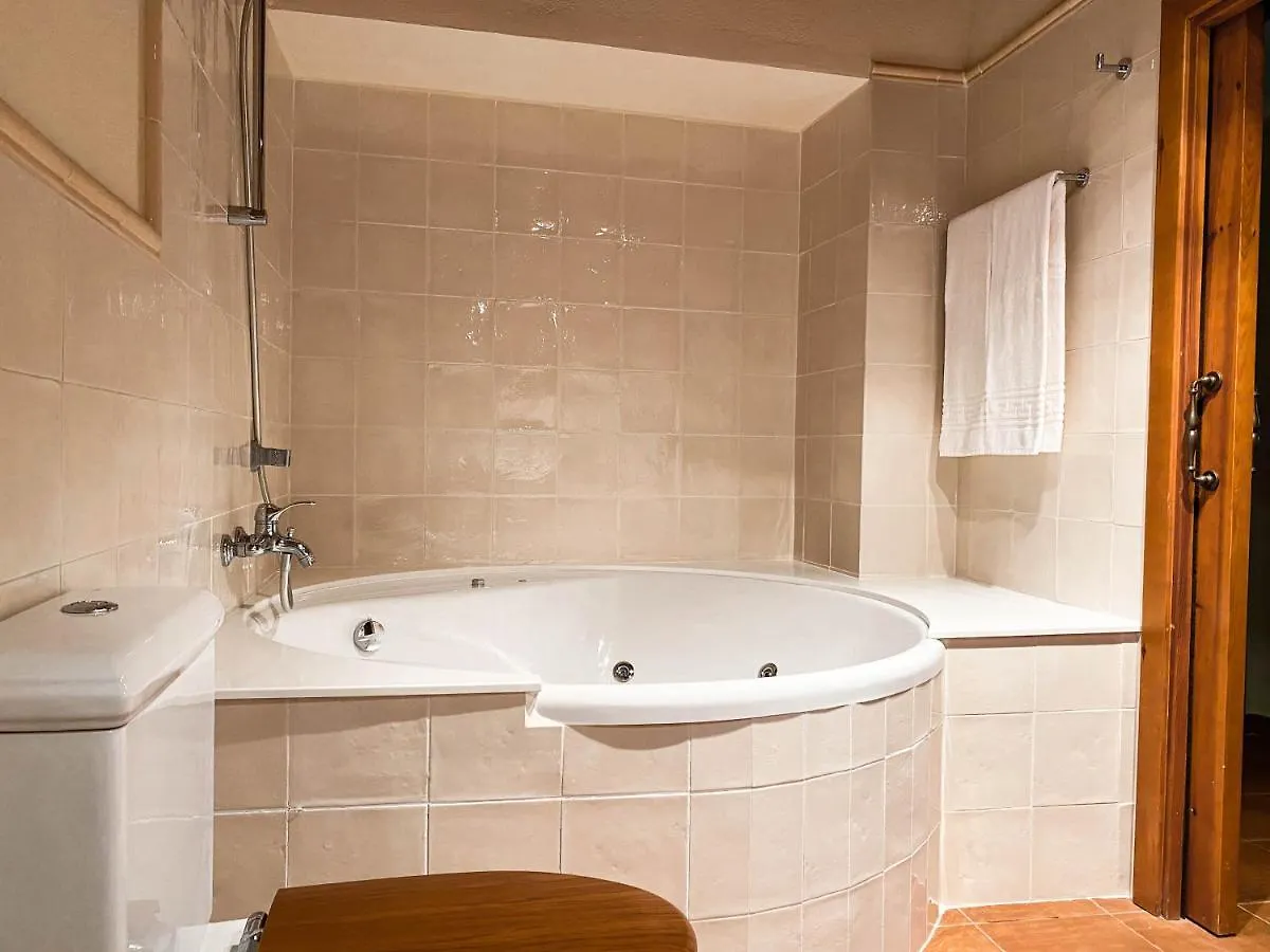 Country house Mas Trobat Guest House Juia